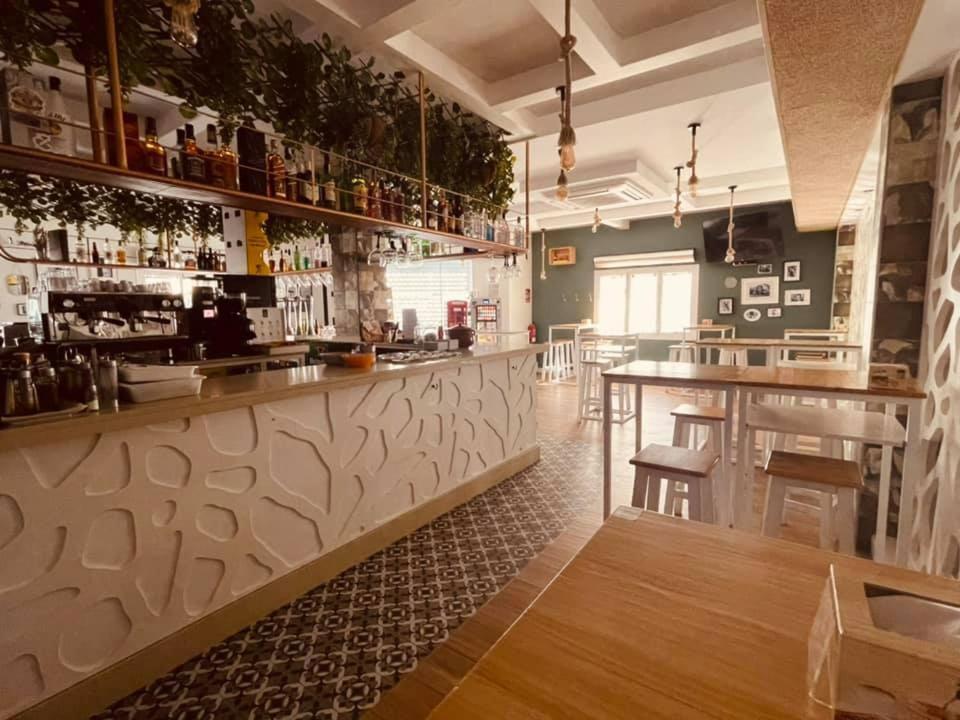 Novo Apartahotel & Restaurante Las Cabezas de San Juan Esterno foto
