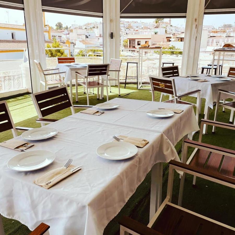 Novo Apartahotel & Restaurante Las Cabezas de San Juan Esterno foto